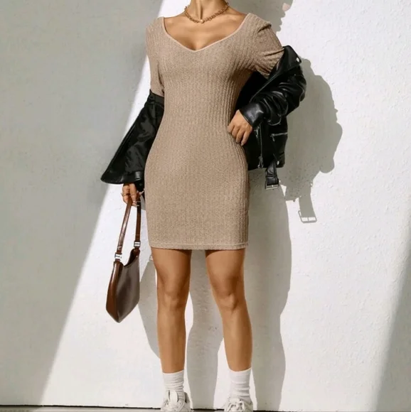 Ribbed knit bodycon dress - Picture 4 of 6